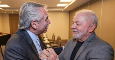 Lula welcomes “Comrade” President Alberto Fernández in Sao Paulo