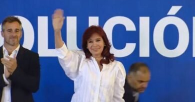 Cristina Fernandez reappears in public in electoral mode as crowds called her “President”