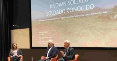 Falklands / Malvinas War: “Known Soldier” conference touches young students and veterans alike