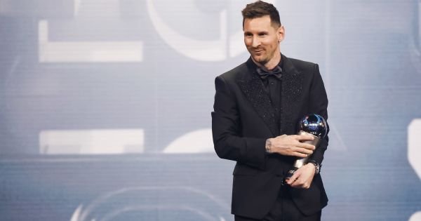 Messi, Dibu, Scaloni, and Argentine fans steal FIFA “The Best” show