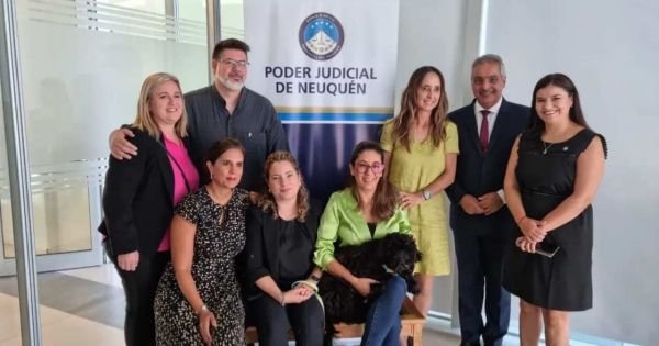 Neuquén's Judiciary: dog sworn in