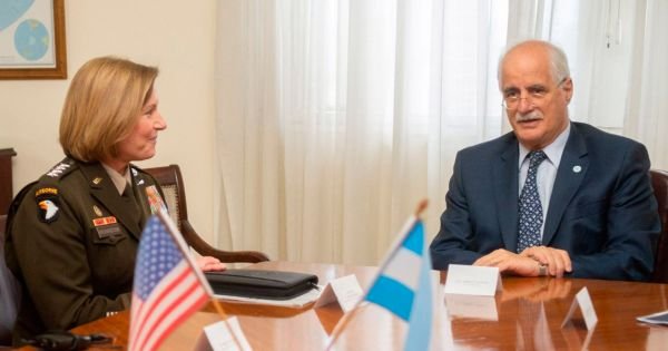 Argentine Defense Minister holds meeting with US Southern Command’s chief