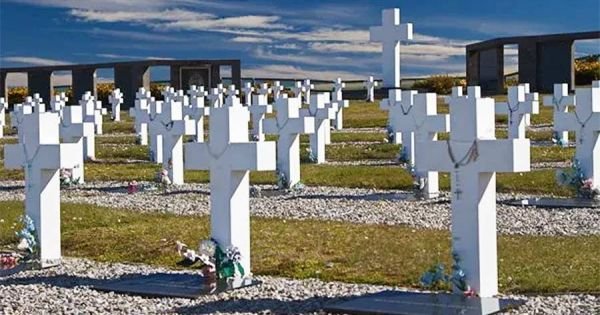 Argentina grants funds for Phase 3 of identification of combatants fallen in Falklands