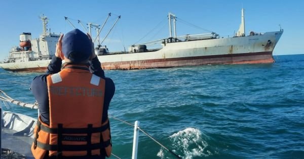 Cargo ship faces fine for sailing between Stanley and Mar del Plata with no Argentine permit