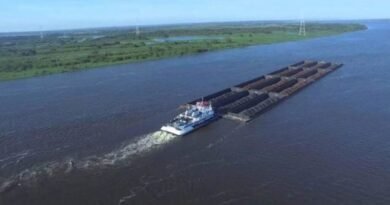 Paraguay said to have recognized Argentina's right to charge tolls along Paraná Waterway