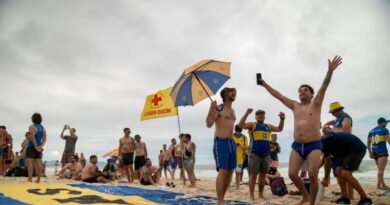 Argentine and Brazilian football fans clash in Rio ahead of Libertadores Cup final