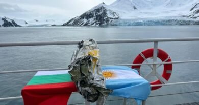 Bulgarian Navy hands over parts of 1976 Argentine plane crash found in Antarctica