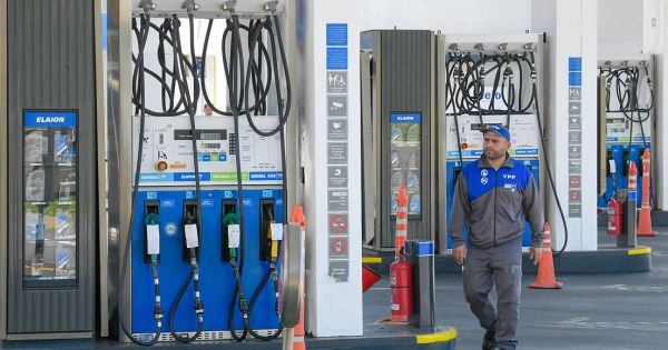 Argentina: Fuel at pumps soars as gov't lifts taxation cap