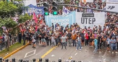 Protesters prevented from blocking access to Buenos Aires